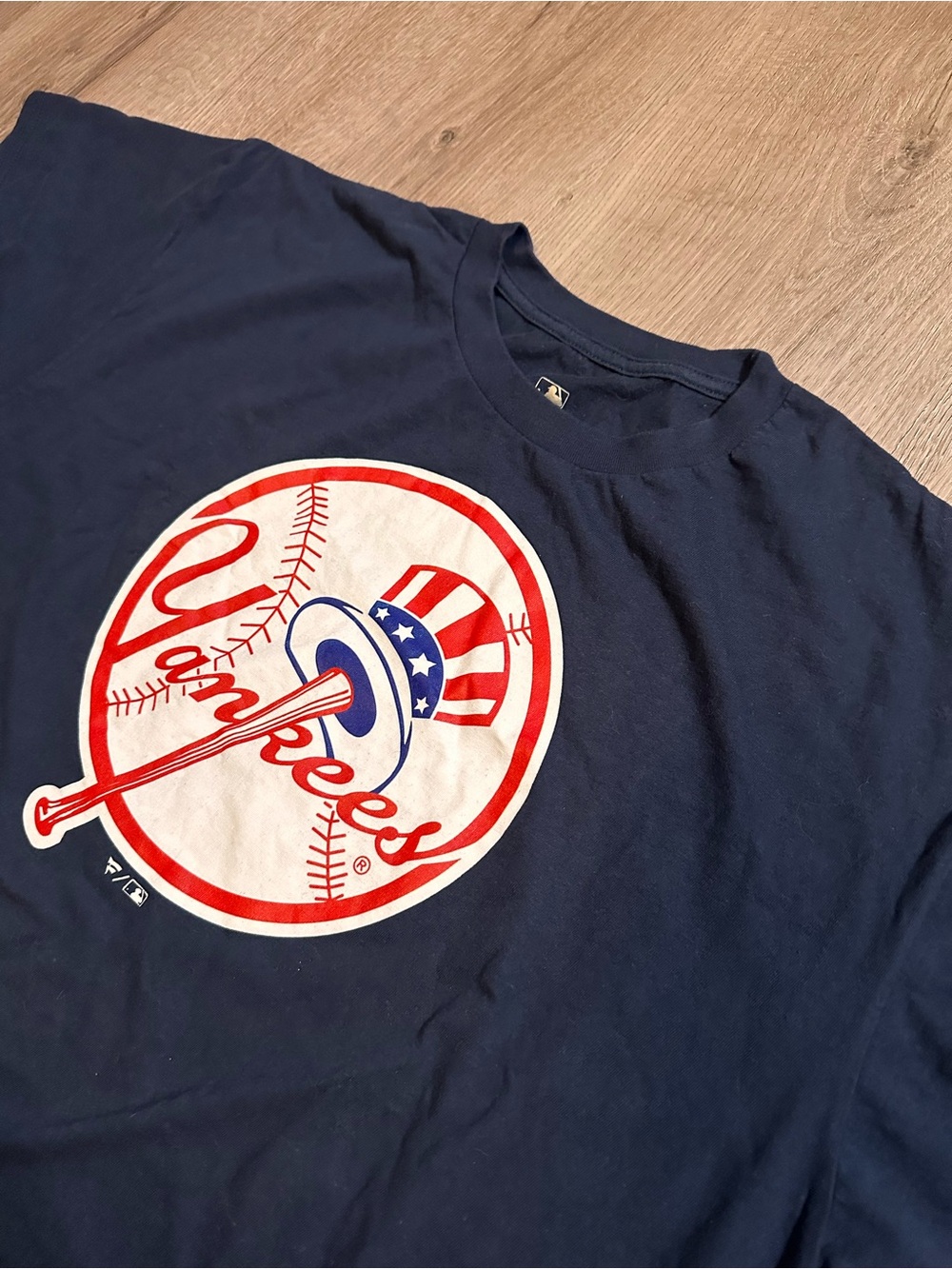 Fanatics Navy New York Yankees Graphic Tee with Red & White Logo